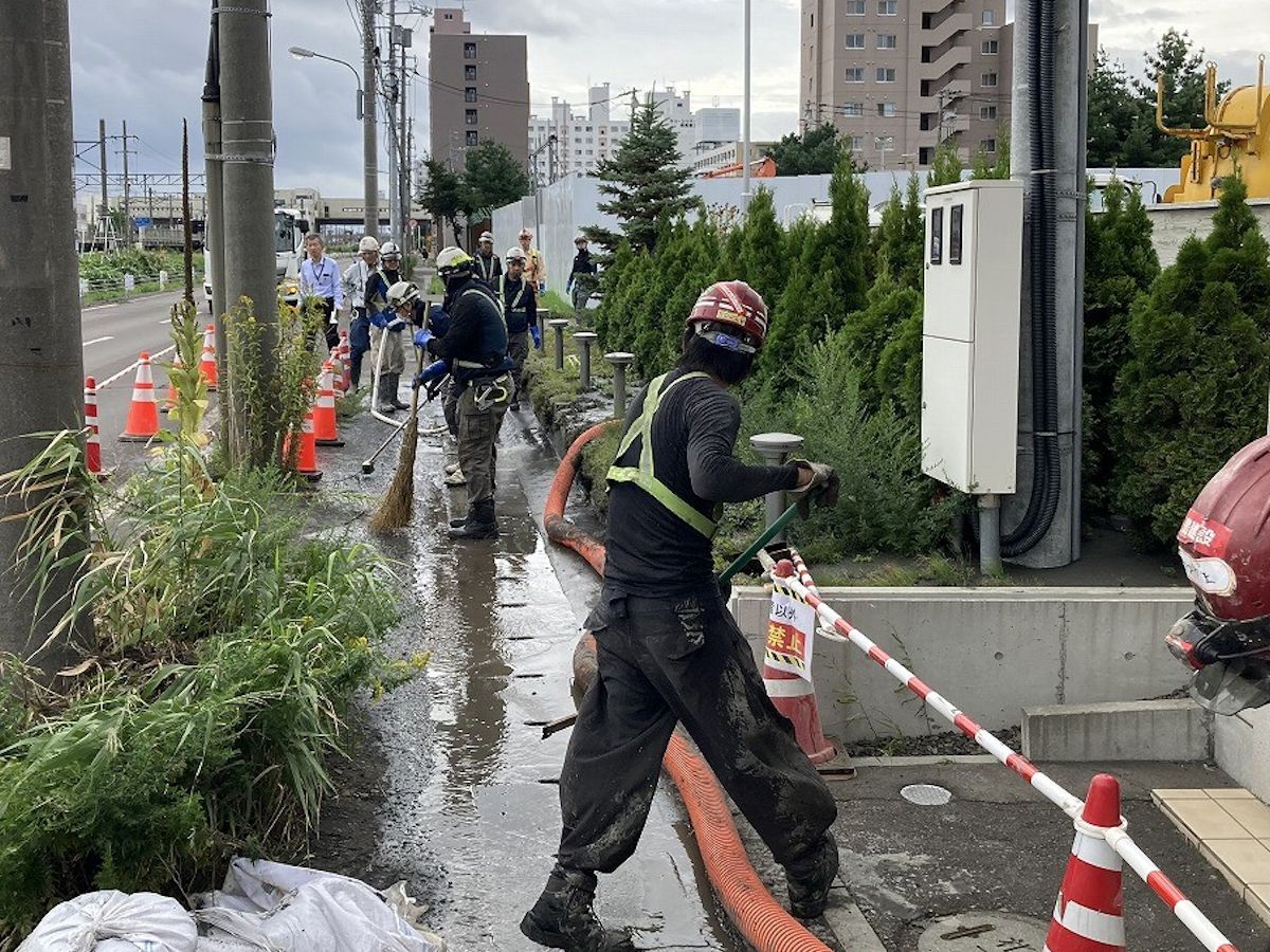 北海道新幹線工事の泥土漏出、地下29mから民地の地質調査ボーリング跡