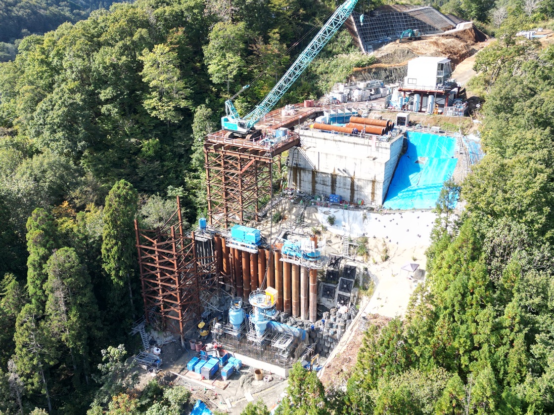 沈まぬケーソン対策など450億円増額、中部縦貫道の福井県最後の区間で4