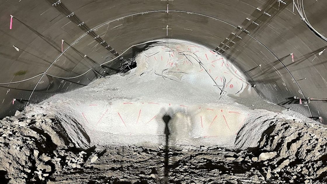 高水圧で崩落した北薩トンネル、水抜き導坑で湧水解消　原形復旧へ