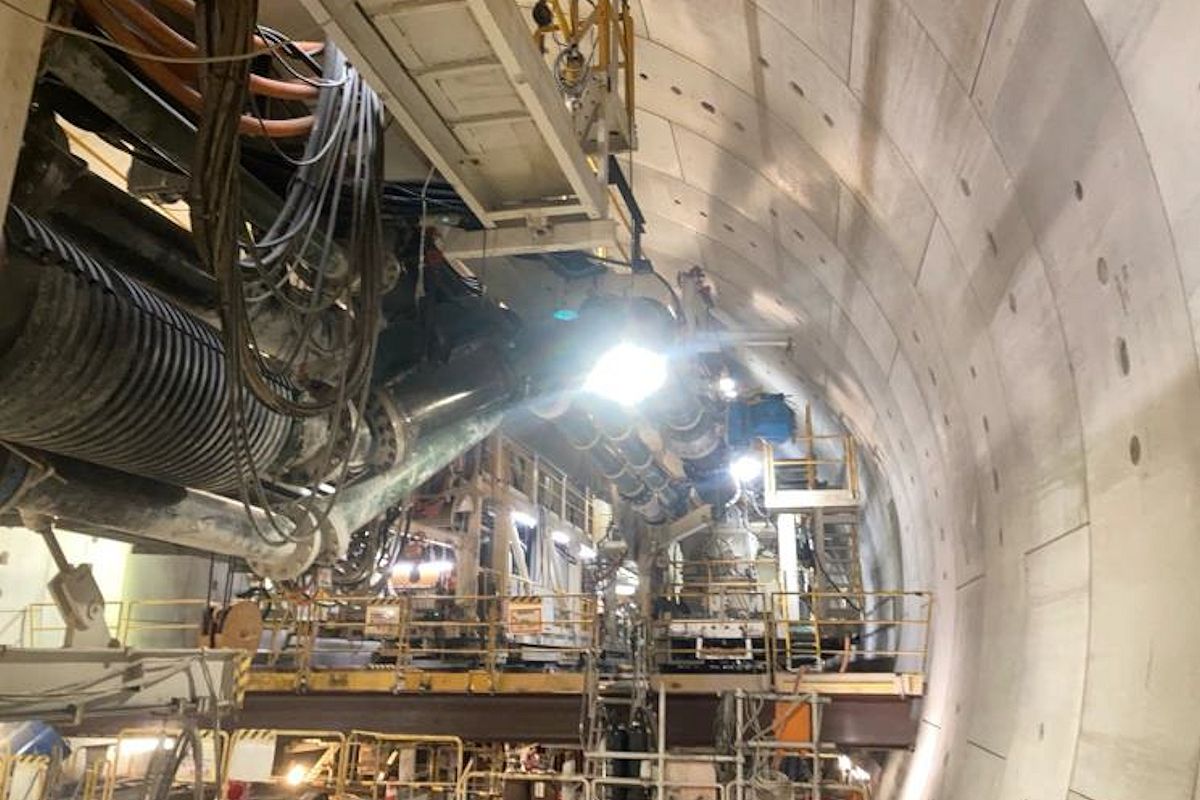 施工中の二葉山トンネルのシールド機後方（写真：広島高速道路公社）