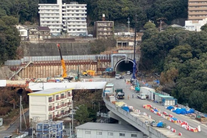 二葉山トンネルの広島駅側坑口の様子。26年1月時点(写真:広島高速道路公社)