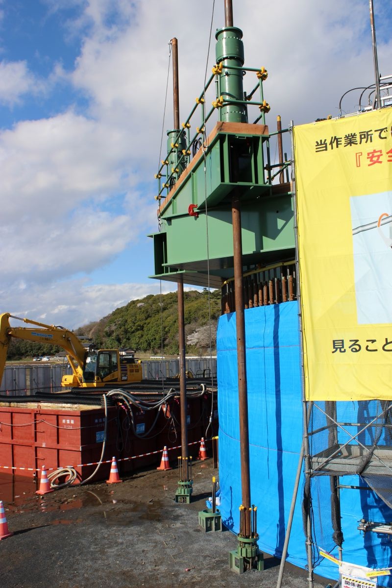 地下46mを「オープンケーソン」で水中掘削、茨城県にニュートリノ観測
