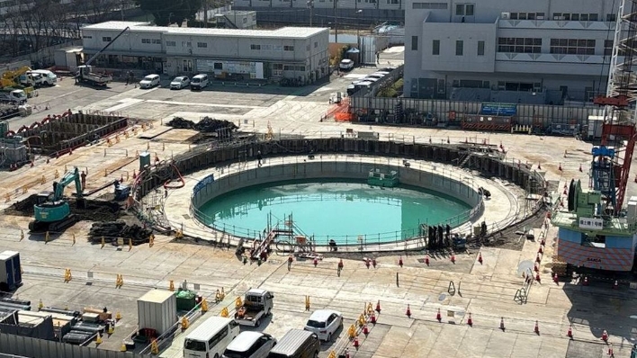 深さ100m超の巨大たて坑、地下水流入トラブルで工期延長