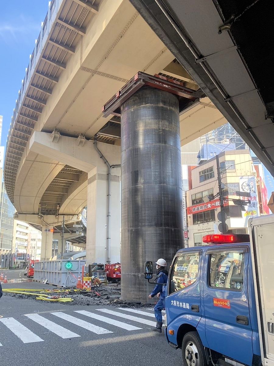 大阪の巨大鋼管せり上がり、充填材使わず摩擦力低下 施工者の検討不