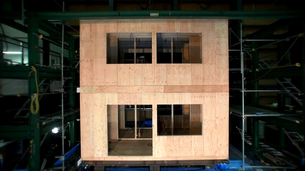震度7に戸建て制振システムは何回耐えるか、動画で検証 | 日経クロス