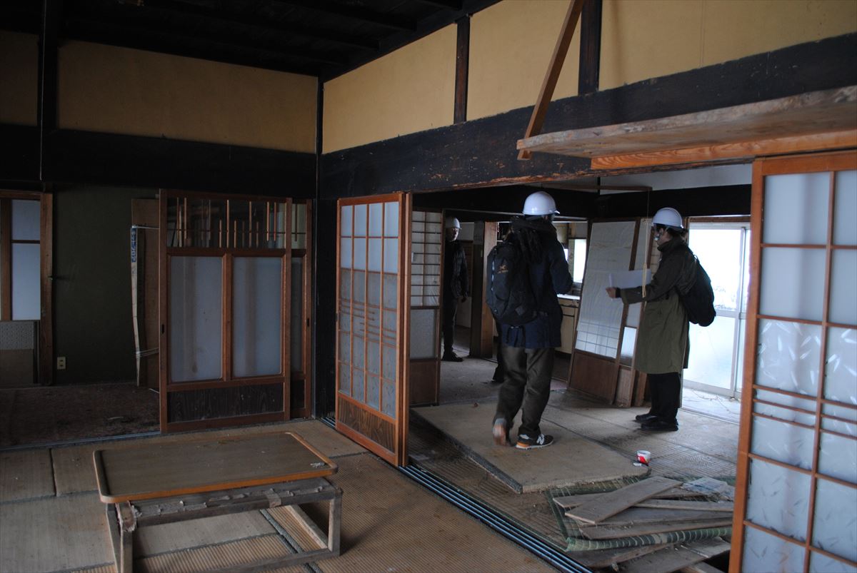 現状の古民家の室内（写真：納谷建築設計事務所）