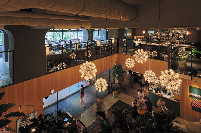 公園に面する築40年 400室の新宿ホテルを最新ライフスタイル型に 日経クロステック Xtech