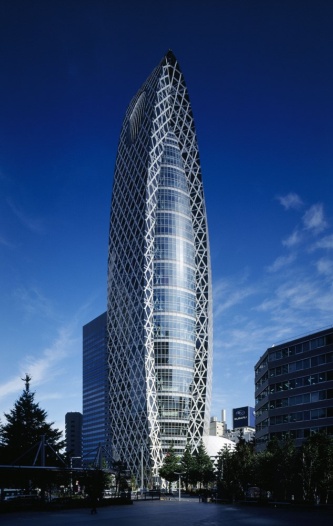 米国の「高層ビル・都市居住評議会(CTBUH)」が、過去50年間で世界に影響を与えた超高層ビル50棟のアンケート調査を実施し、その結果を発表した。日本では、「モード学園コクーンタワー」が選出された(写真:堀内 広治)