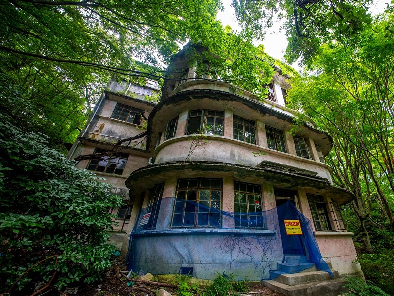 旧摩耶観光ホテルが登録有形文化財に、マニア以外も楽しめる「廃虚の女王」の意匠