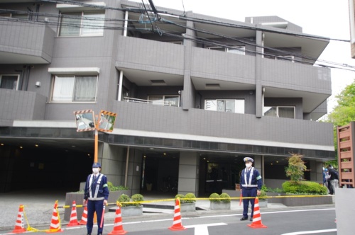 事故が発生した「目白御留山デュープレックス」。2021年4月16日撮影(写真:日経クロステック)