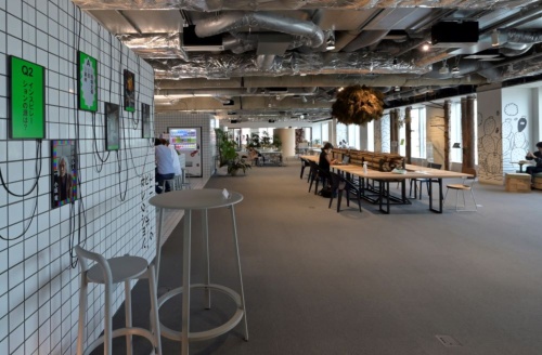 乃村工芸社が新設したオフィスの3階「RESET SPACE 2」の内観(写真:日経アーキテクチュア)