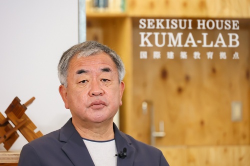 SEKISUI HOUSE ｰ KUMA LABのアドバイザーを務める隈研吾氏。2020年3月に東大教授を退職し、現在は特別教授を務めている（写真：東京大学大学院工学系研究科、積水ハウス）