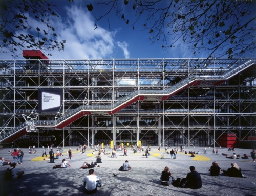 仏パリの文化施設「ポンピドゥー・センター」。1977年竣工（写真：Katsuhisa Kida）
