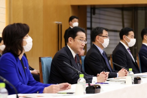 国家戦略特別区域諮問会議に出席した岸田文雄首相。アジア成長研究所の八田達夫理事長ら有識者議員から「『これが日本政府の描く未来社会である』と、世界に胸を張って提示できるレベルには達していない」といった厳しい意見が出た(写真:首相官邸)