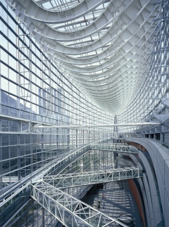 ラファエル・ヴィニオリ氏の設計で完成した東京国際フォーラム。写真は1996年の竣工当時のもの（写真：吉田 誠）