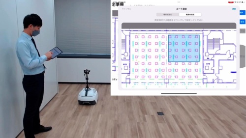 大成建設が開発した「T-iDigital Checker」は、自走ロボットと専用アプリの連携で照度測定を自動化するシステムだ（写真：大成建設）
