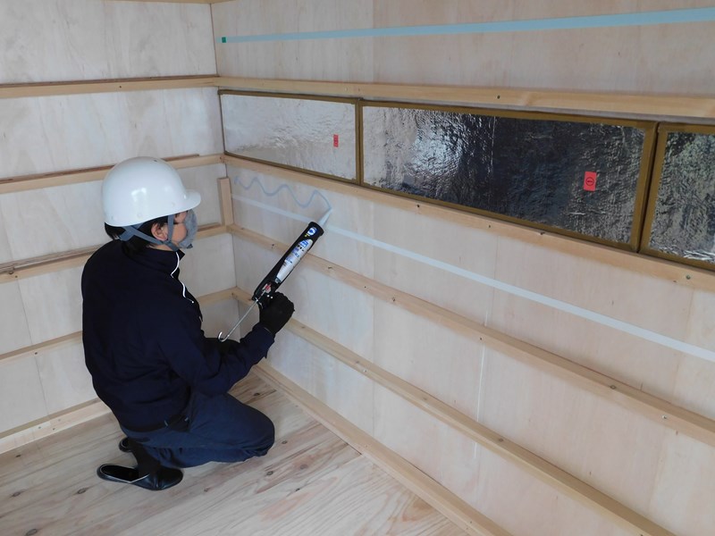 国内初JIS認証を得た建築用真空断熱材、旭ファイバーグラスが発売