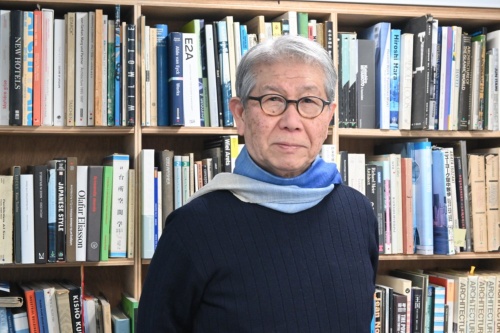 2024年プリツカー建築賞を受賞した山本理顕氏。1945年生まれ(写真:日経アーキテクチュア)