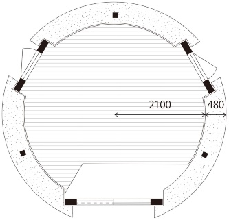 建物の平面形状は直径4.2mの円にした。断熱性能を検証するため、3枚の壁のうち2枚の壁の中に、それぞれセルロースファイバーともみ殻を試験的に充填している(出所:Lib Work)