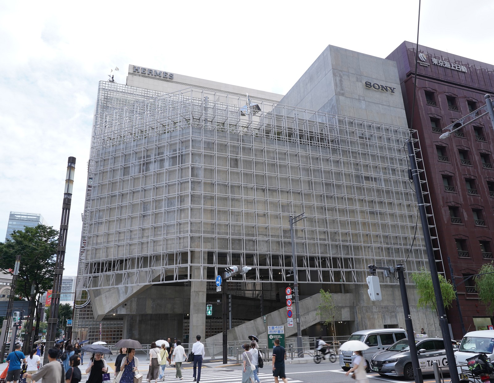 銀座の垂直立体公園「Ginza Sony Park」25年1月開業、コンクリートの