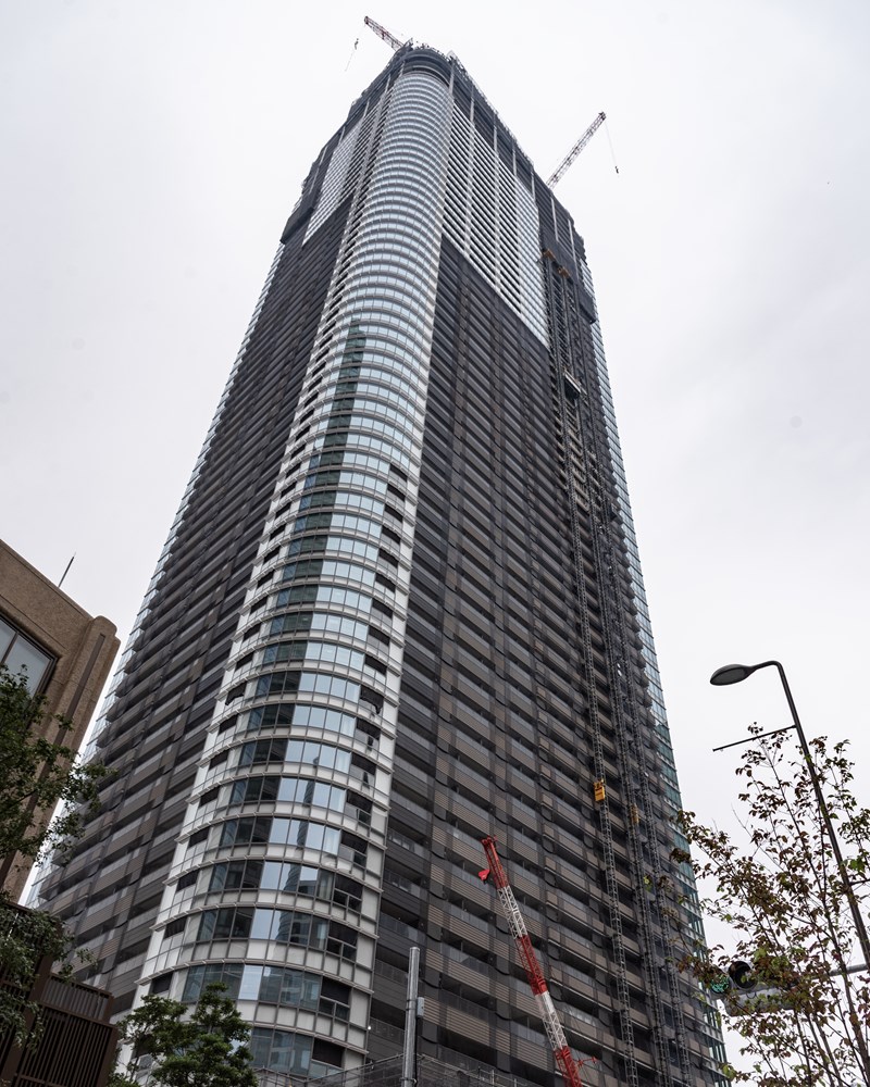 三井住友建設が東京都内で進めている地上64階建て、高さ約260mの建築工事の現場（写真：日経クロステック）