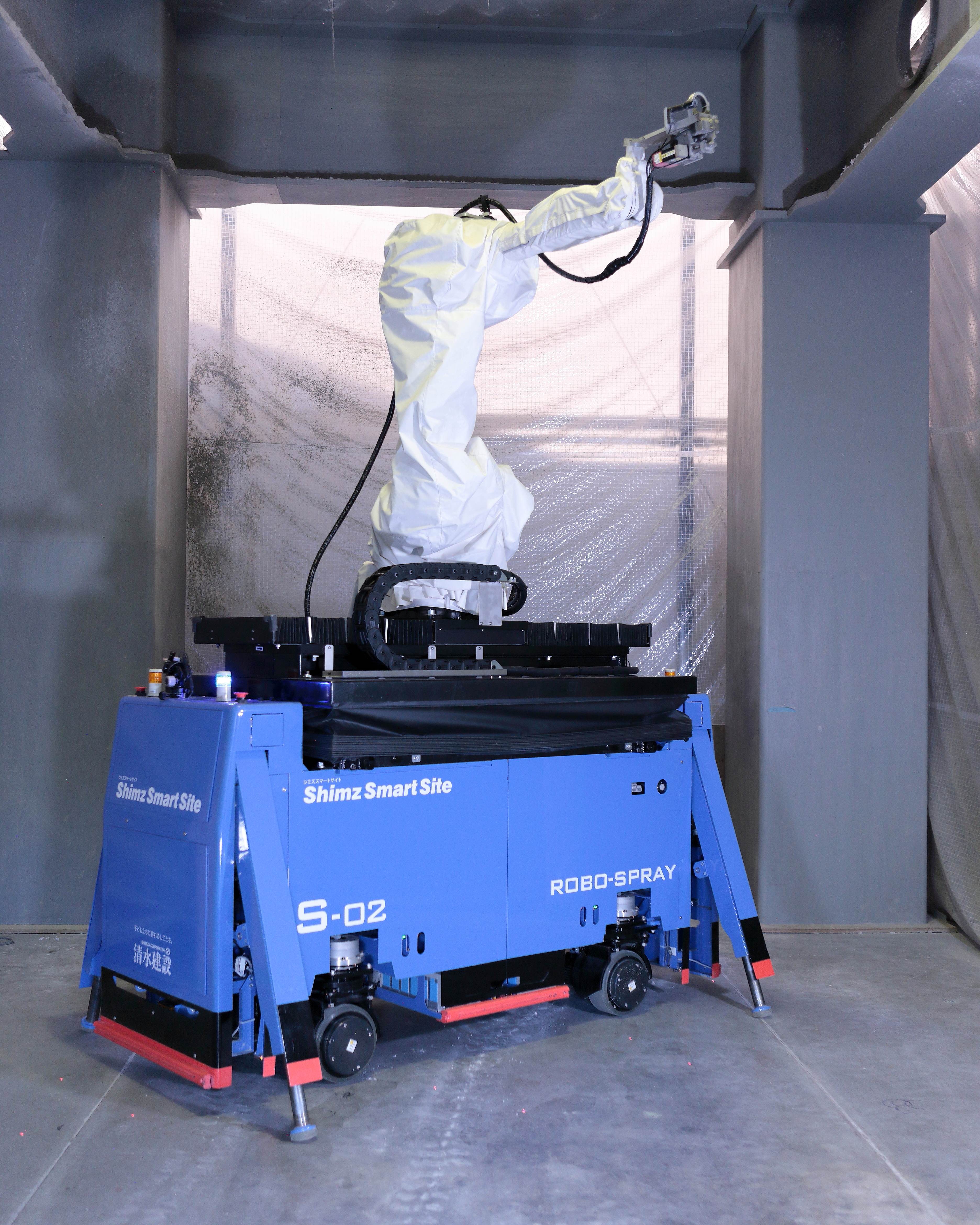 清水建設の耐火被覆吹き付けロボ、タッチパネルのみで簡単操作して生産