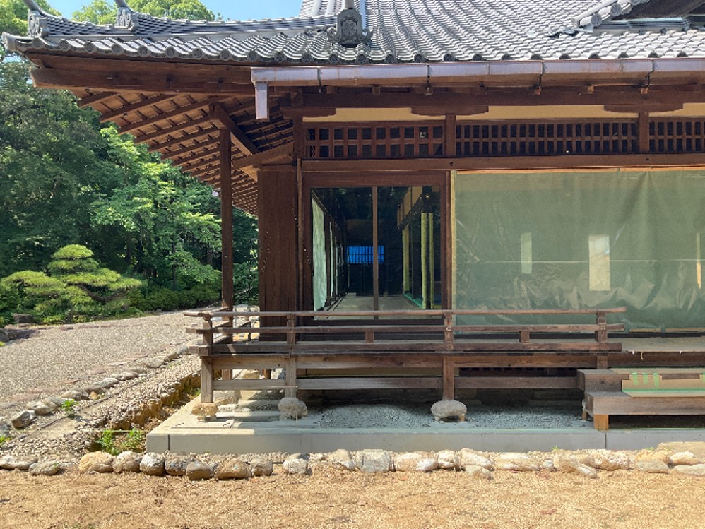 竹中工務店などがガラス耐震壁を開発、国の重文「文華殿」の内外観を