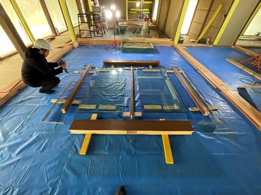 竹中工務店などがガラス耐震壁を開発、国の重文「文華殿」の内外観を