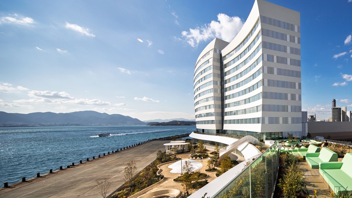 星野リゾート初の新築「リゾナーレ」、曲線が描く下関の都市型リゾート