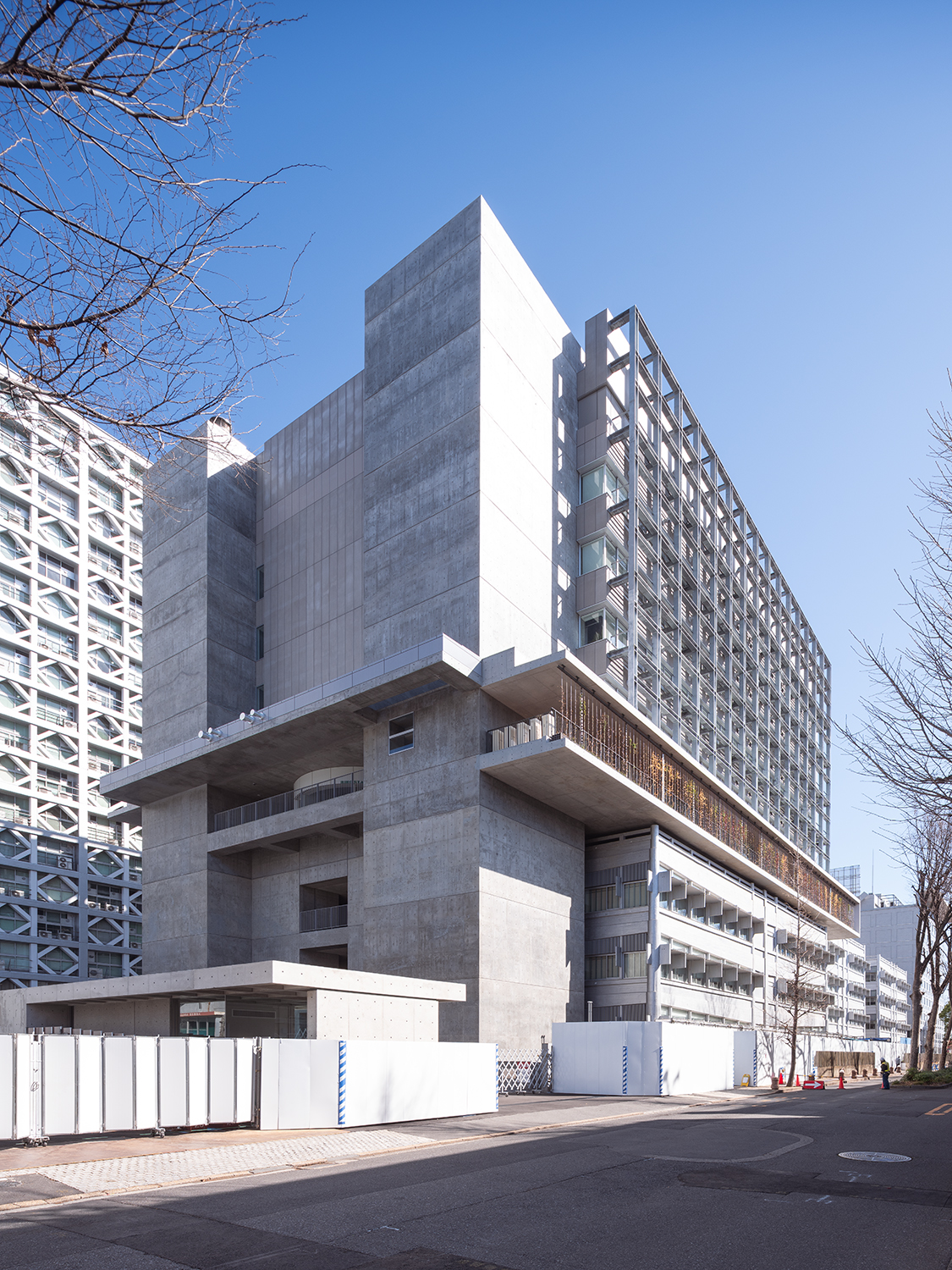 早稲田大学の理工キャンパス大再編、新52号館は既存校舎をまたいで増築