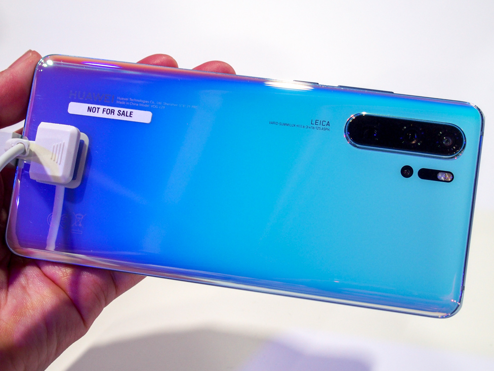 手持ちで50倍ズーム撮影も、写真で見る「HUAWEI P30 Pro」 | 日経