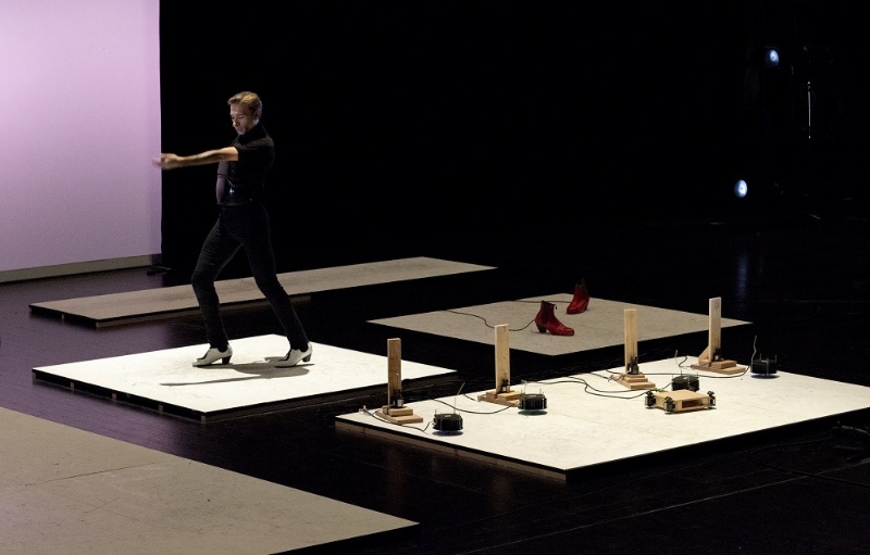 天才ダンサーとaiの競演 不完全さが人を刺激して新境地開く 日経クロステック Xtech 天才ダンサーとaiの競演 不完全さが人を刺激して新境地開く 日経クロステック Xtech