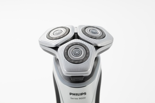 回転刃の入ったヘッドが3つ付いている