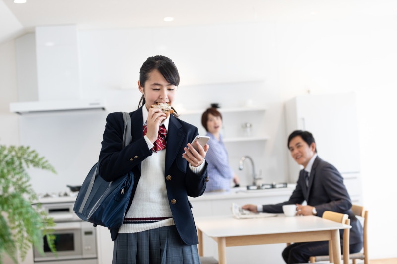予想外のトラブル回避 Lineデビューした子を持つ親がすべきこと 日経クロステック Xtech 予想外のトラブル回避 Lineデビューした子を持つ親がすべきこと 日経クロステック Xtech