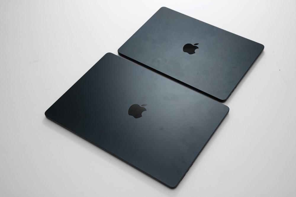 【美品】MacBook Air 13-inch M3搭載の「15インチMacBook Air」をレビュー、13インチモデルと性能を