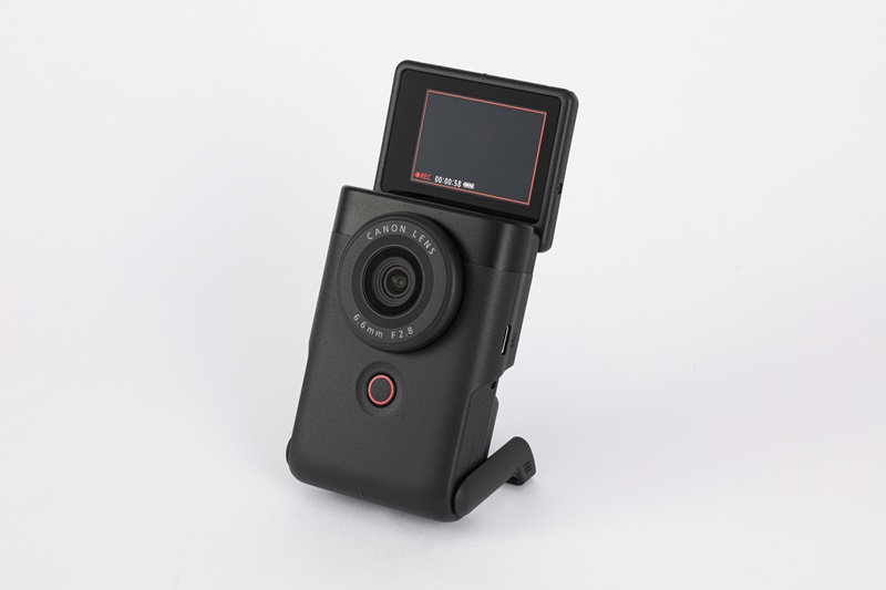 キヤノン初のVlogカメラ「PowerShot V10」、自撮りを片手で快適に ...