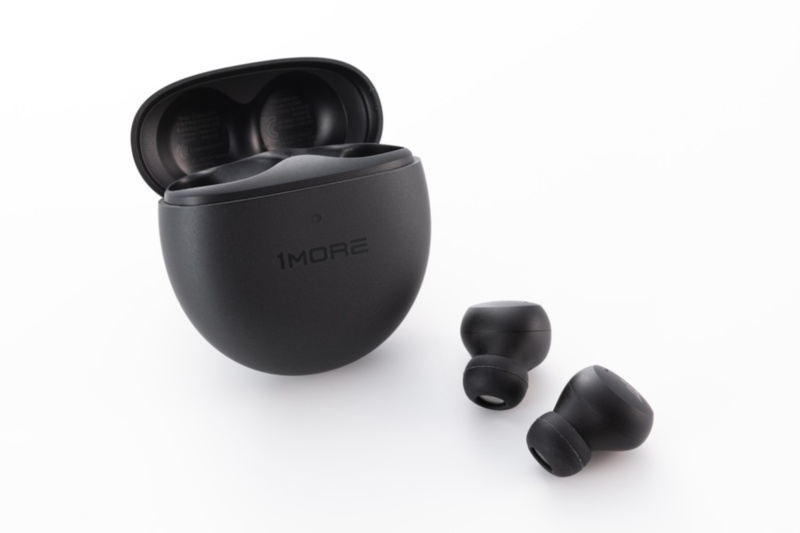 耳にすっぽり収まるイヤホン Comfobuds Mini 寝ながら使えるか試した 日経クロステック Xtech 耳にすっぽり収まるイヤホン Comfobuds Mini 寝ながら使えるか試した 日経クロステック Xtech