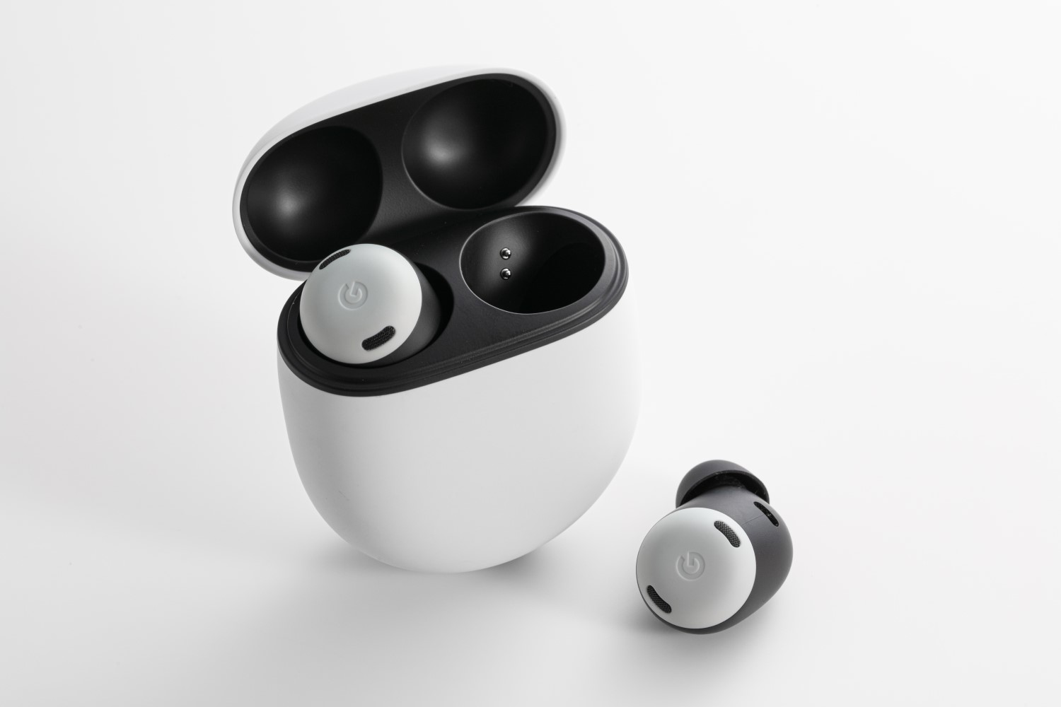 Google初の動的ノイキャン搭載イヤホン「Pixel Buds Pro」、BOSE製品と