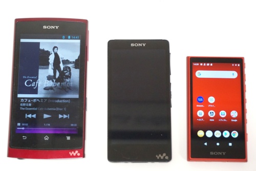 左から2011年発売の「NW-Z1000」シリーズ、2013年発売の「NW-F880」シリーズ、そして今回のNW-A106。NW-A100で一気に小型化したことが分かる