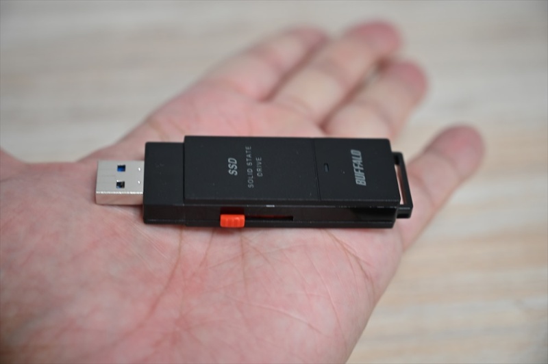 高速 大容量で小さい スティック型ssd のススメ 2ページ目 日経クロステック Xtech 高速 大容量で小さい スティック型ssd のススメ 2ページ目 日経クロステック Xtech