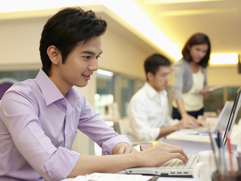 情報処理技術者試験に合格してデジタル資格証明を取れば報酬が上がる