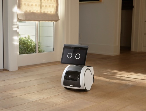 アマゾンの家庭用小型ロボット「Astro」。音声認識人工知能「Alexa」を内蔵し、家庭内モニタリングなどを行う