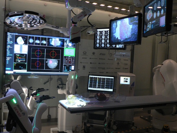 東京女子医大に設置した「Hyper SCOT」のプロトタイプ（2016年6月の公開時）