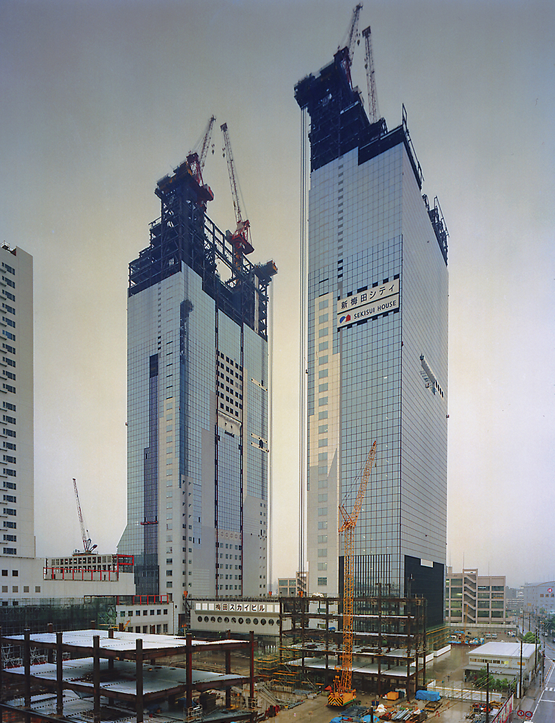 空中庭園　連結超高層建築1993　新梅田シティの記録 空中庭園 連結超高層建築1993 「新梅田シティ」の記録 建築文化