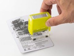 100均で安全 安心も買える 感電やショートを防ぐコンセント関連グッズ 日経クロステック Xtech 100均で安全 安心も買える 感電やショートを防ぐコンセント関連グッズ 日経クロステック Xtech