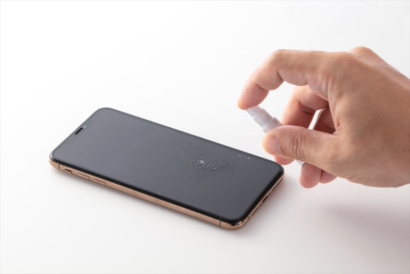 衝撃や高温から守る 変わり種の100均スマホ保護グッズ5選 日経クロステック Xtech 衝撃や高温から守る 変わり種の100均スマホ保護グッズ5選 日経クロステック Xtech
