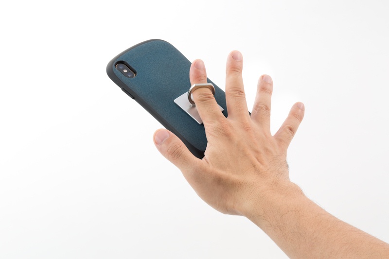 落下を防ぐ100均スマホリング 量販店商品と比べてみた 日経クロステック Xtech 落下を防ぐ100均スマホリング 量販店商品と比べてみた 日経クロステック Xtech