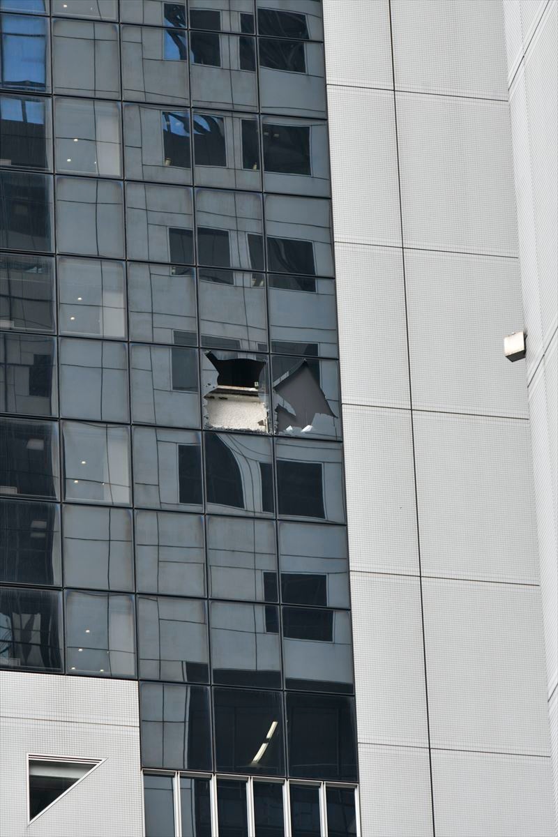 梅田スカイビルのガラスも破損 想定超えた強風の爪跡 日経クロステック Xtech 梅田スカイビルのガラスも破損 想定超えた強風の爪跡 日経クロステック Xtech