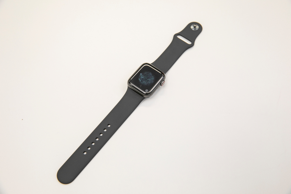 Apple Watchエルメスモデルは包装紙までエルメス仕様 | 日経クロス