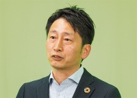 安井 昇 氏